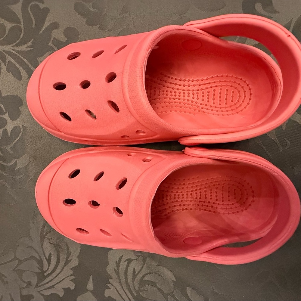 Kids Coral Slip-On Sandals Size Medium‎